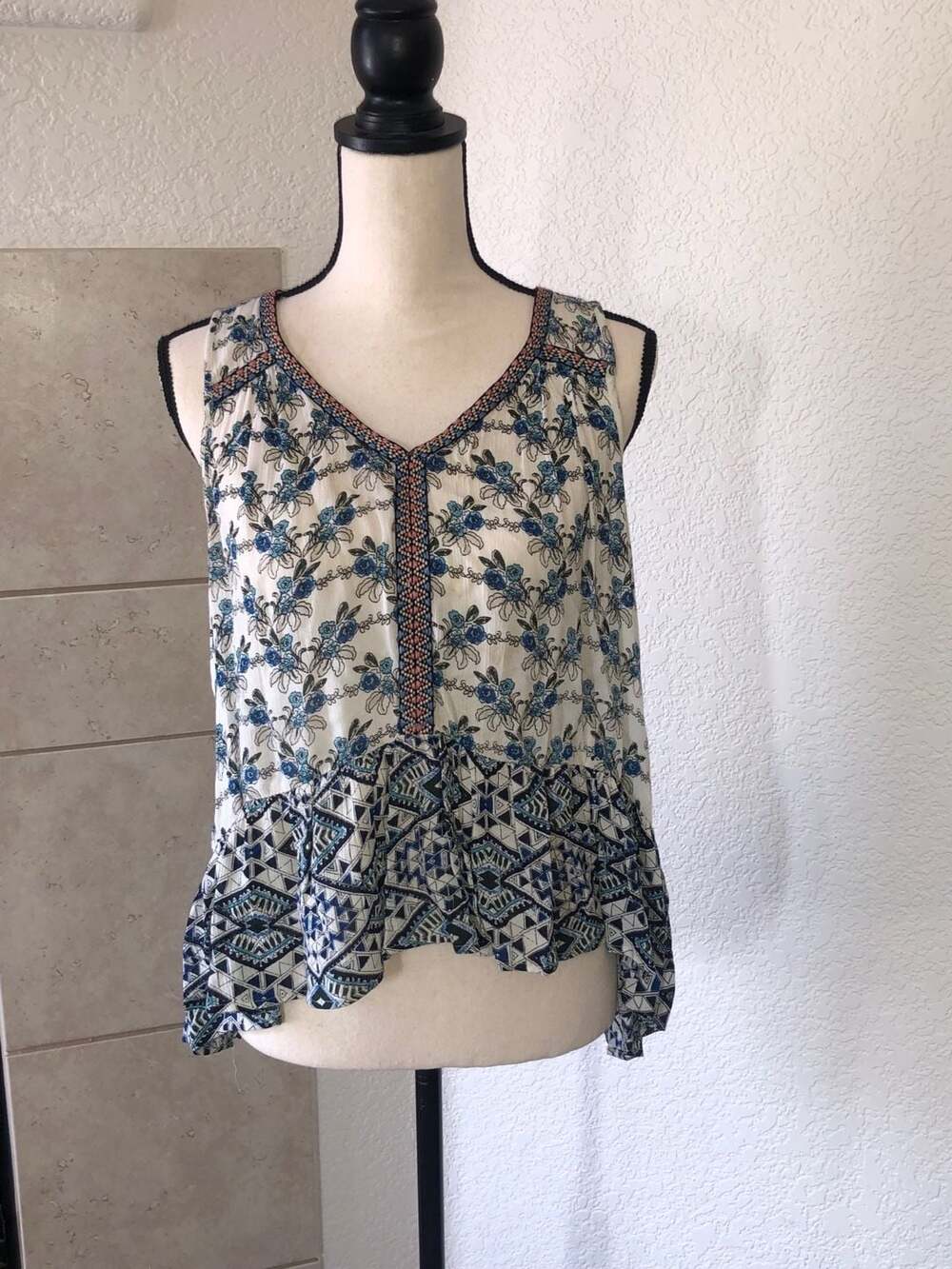 Patrons of Peace Women's Floral Print Sleeveless Asymmetrical Peplum Tank Top
